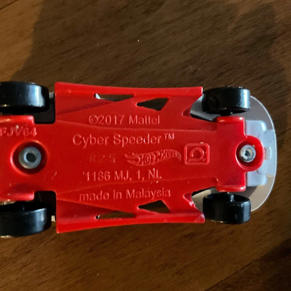 Cyber Speeder‎ Hot Wheels 2017 Diecast Toy Car Colucci Racing Collectible